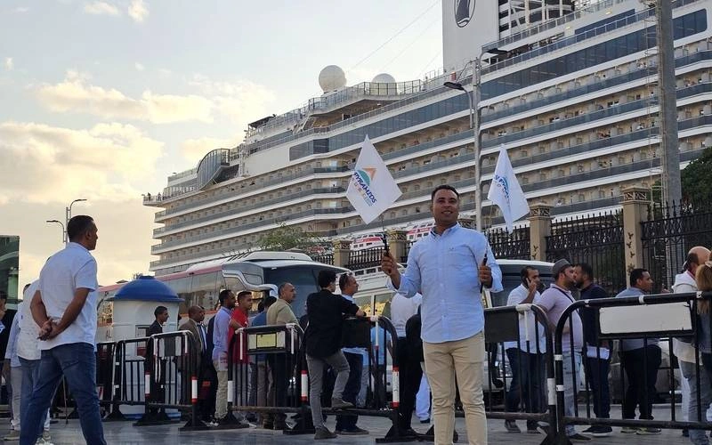 Do porto de Alexandria: Pirâmides de Gizé e passeio pelo Museu Egípcio